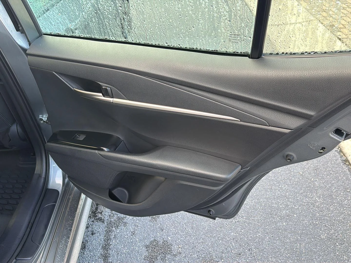 Certified Used 2025 Heavy Metal Toyota SE image 15