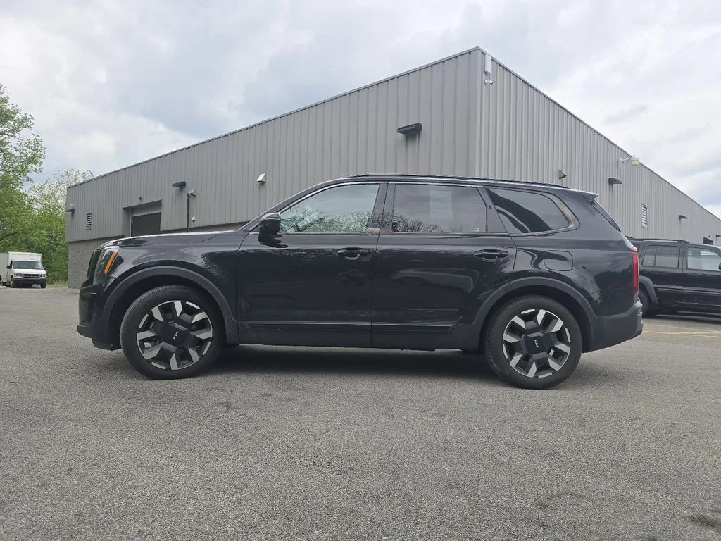 Used 2022 Black Kia SX image 15