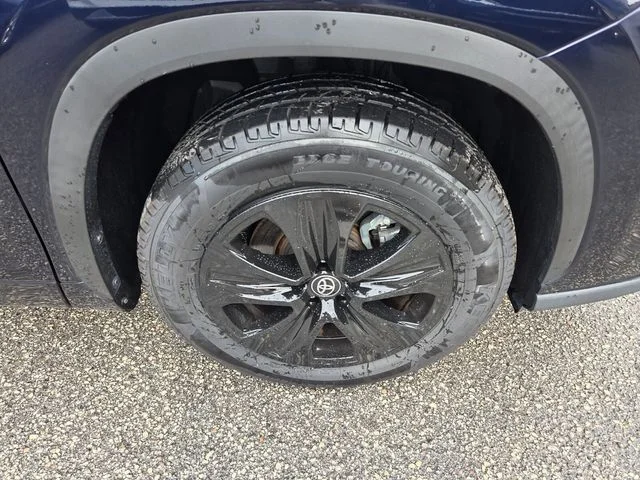 Certified Used 2023  Toyota XLE image 19