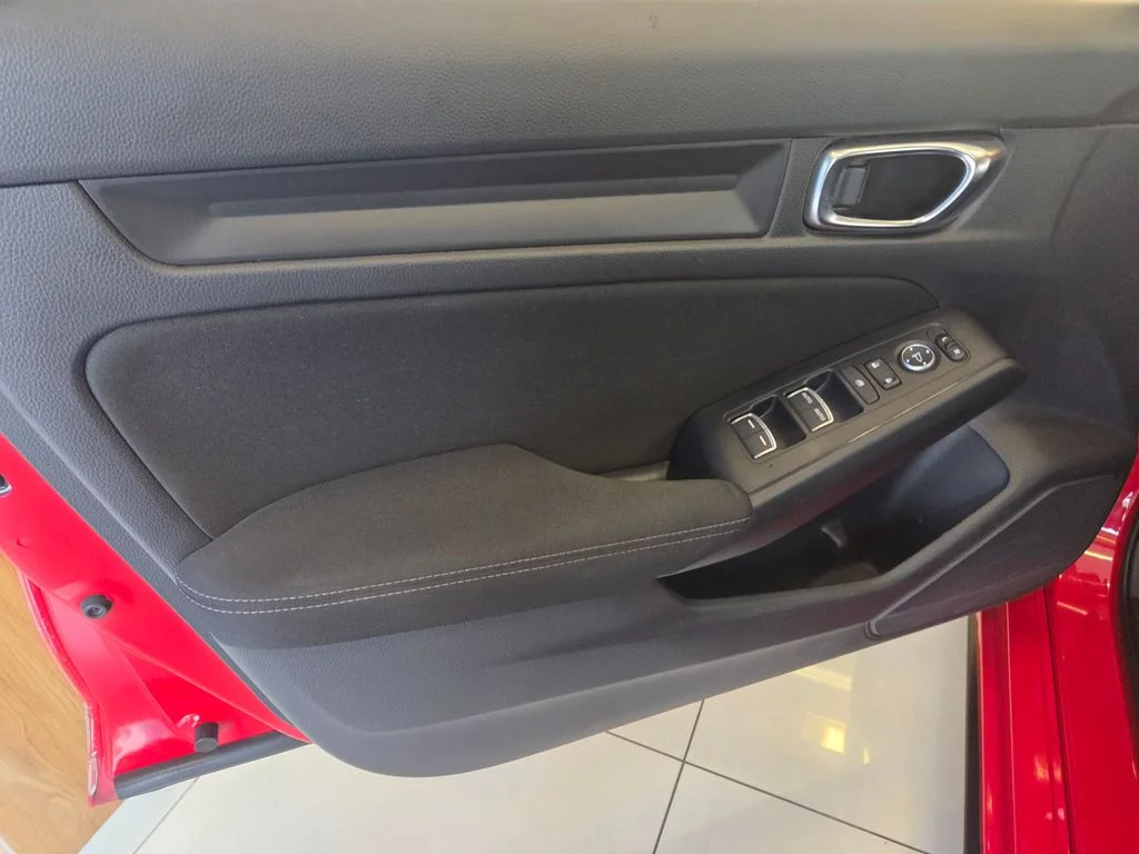 2025 Honda Civic Hatchback Sport - Photo 13