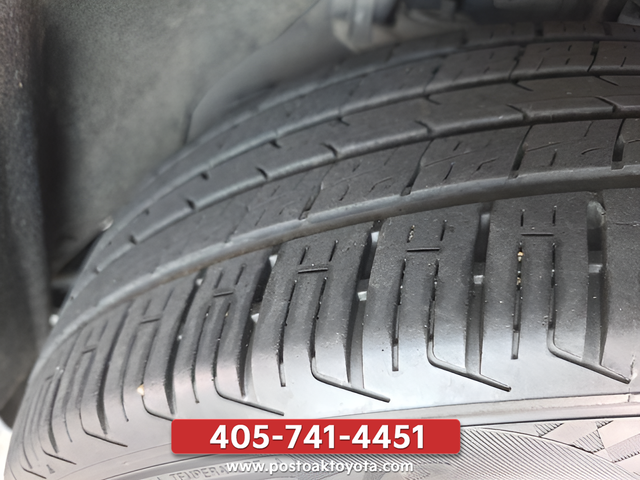 Used 2021 Gray Nissan SV image 33