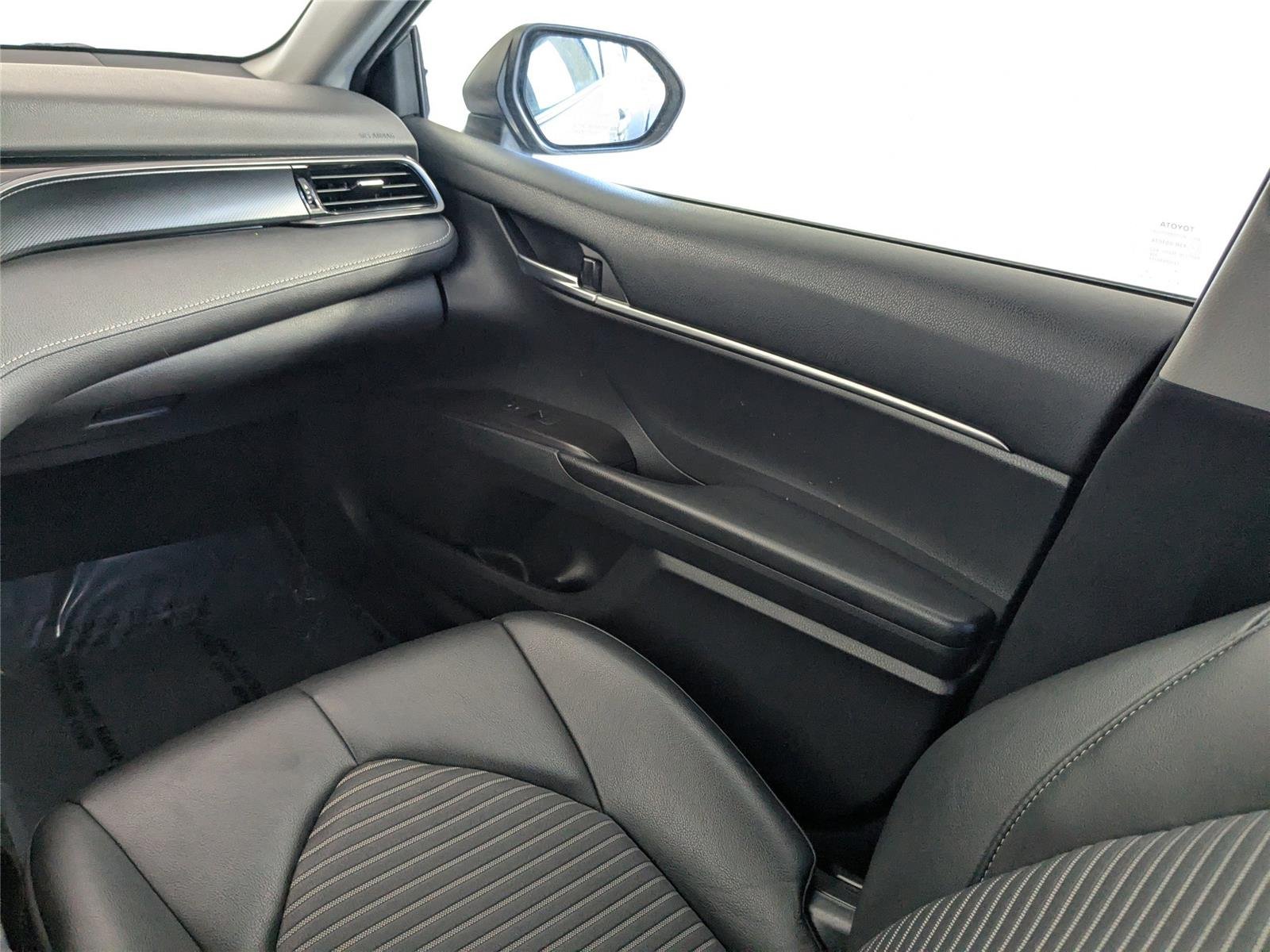 2022 Toyota Camry SE - Photo 29