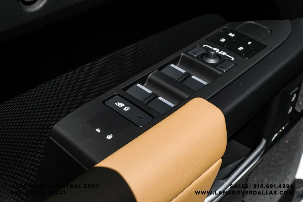 New 2026 Fuji White Land Rover S image 31