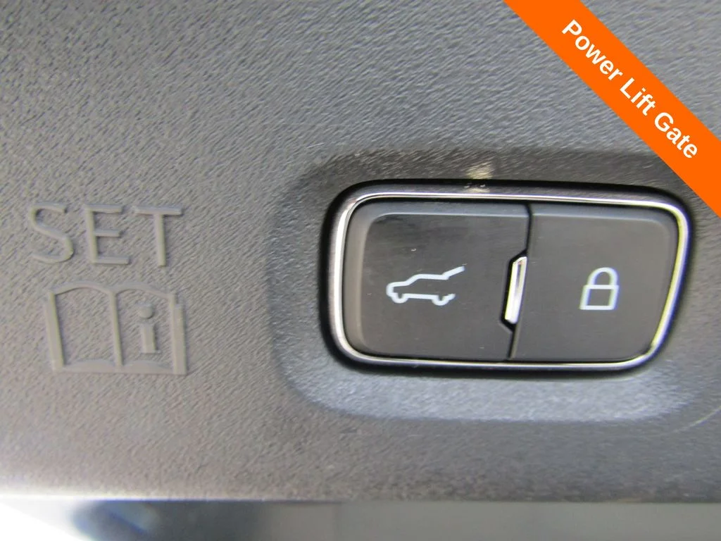 Used 2025 Black Ford Platinum image 21
