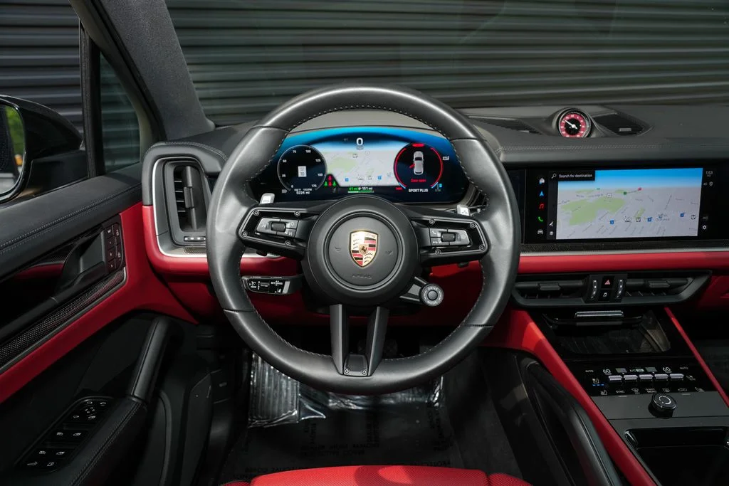 Certified Used 2025  Porsche Base image 30