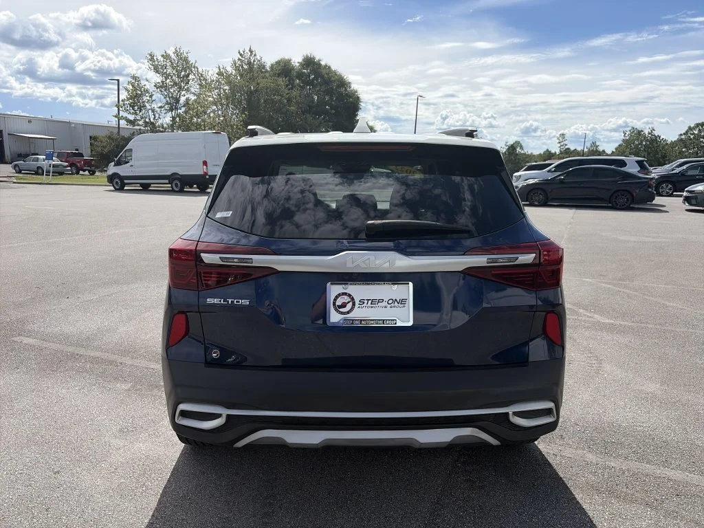 Used 2022 Blue Kia S image 6
