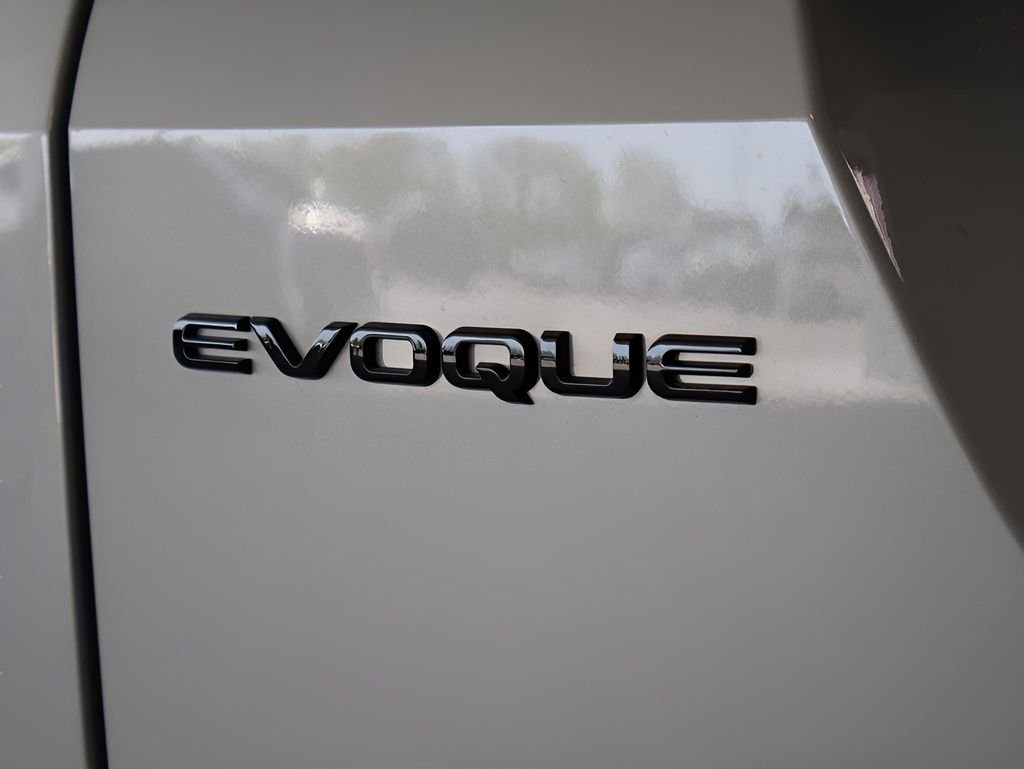 New 2026 Seoul Pearl Silver Land Rover Dynamic image 16