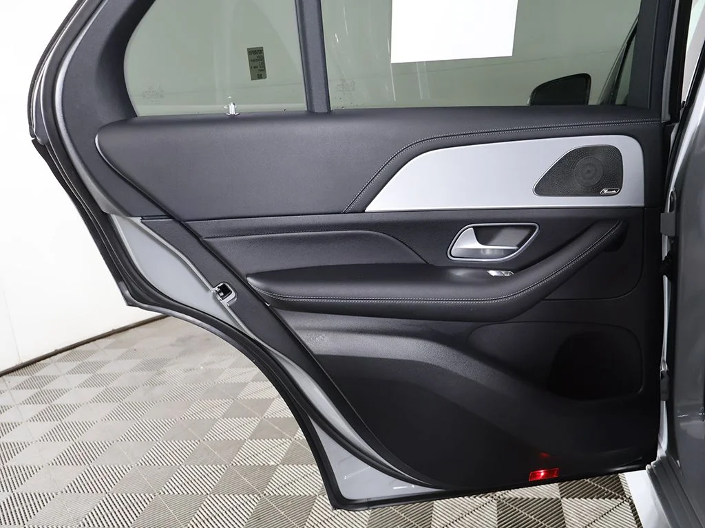 Used 2024 Gray Mercedes-Benz GLE 450 image 27