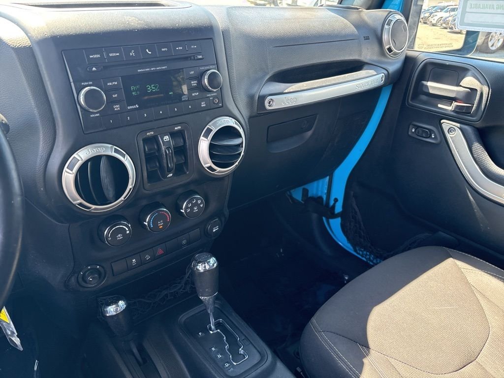 Used 2017 Blue Jeep Unlimited Rubicon image 19