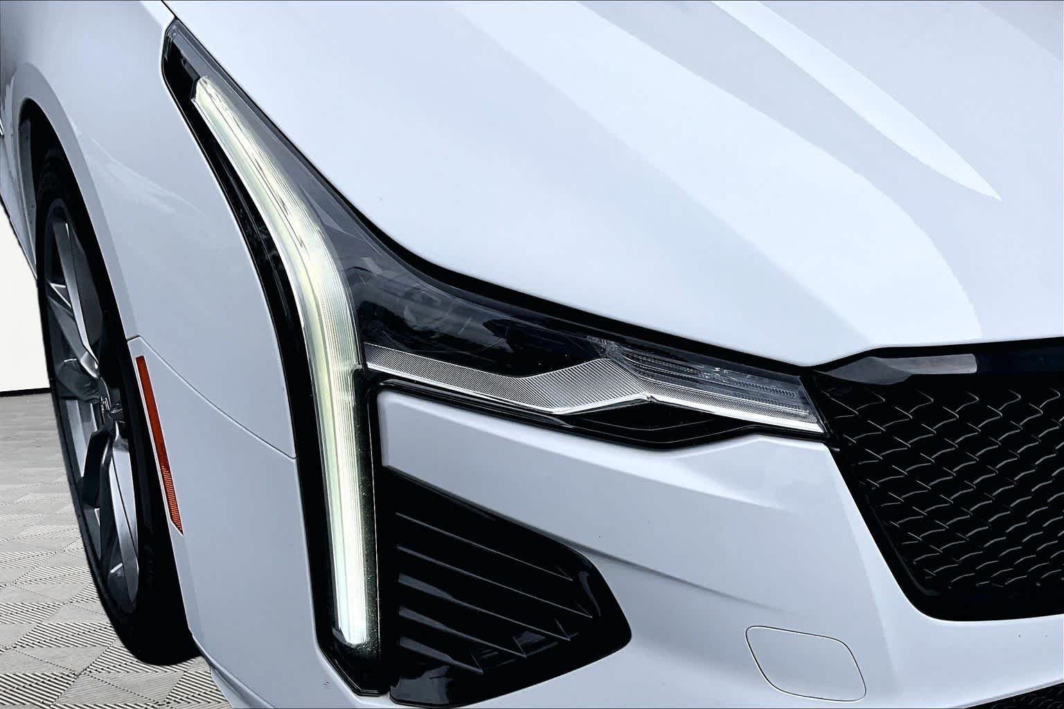 Used 2020 Summit White Cadillac V-Series image 28