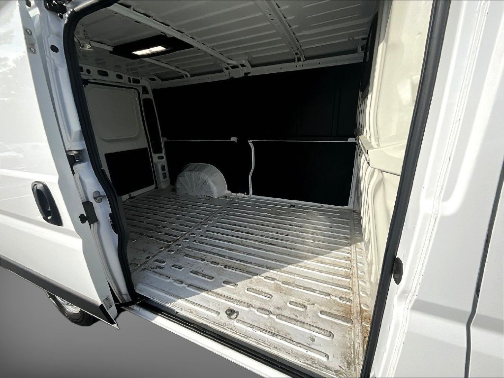 Used 2025 White Ram Base image 24