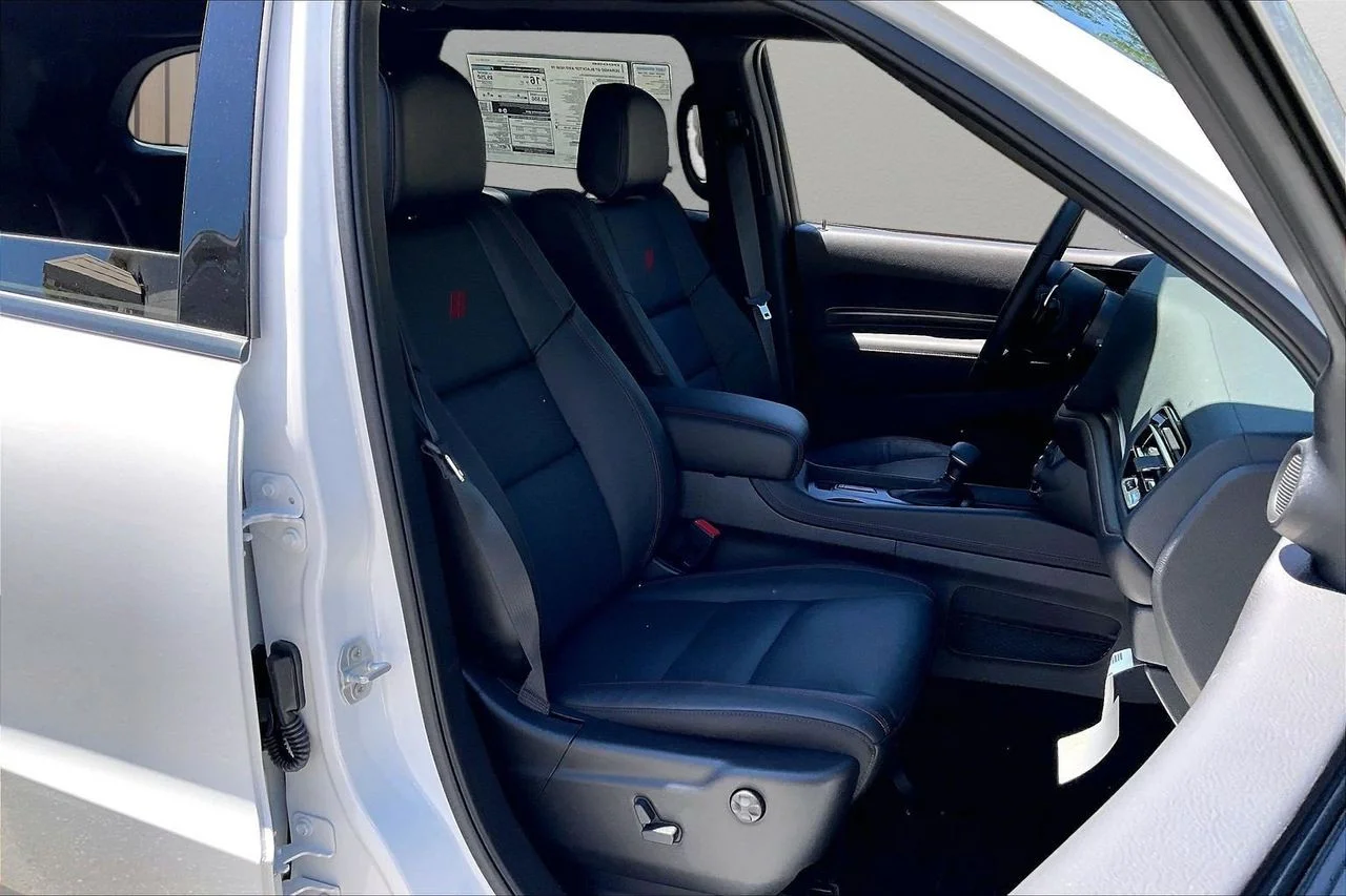 New 2026 White Knuckle Clear-Coat Exterior Paint Dodge  image 23