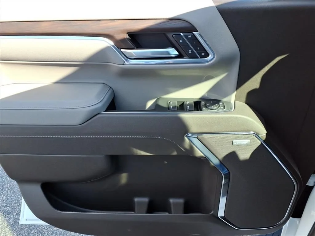 2026 GMC Sierra 1500 SLT - Photo 18