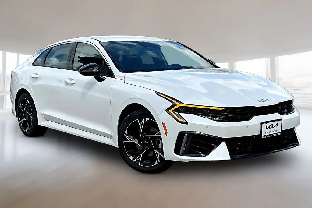 New 2026 Snow White Pearl Kia GT-Line FWD image 2