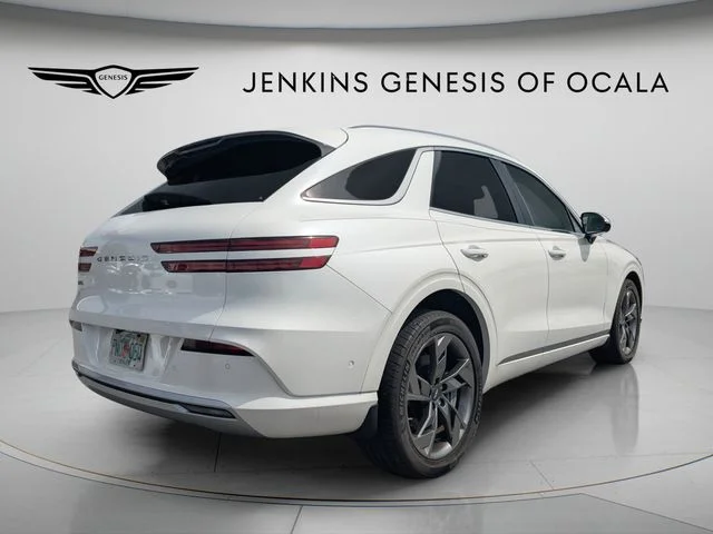 Used 2024 White Genesis Advanced image 3
