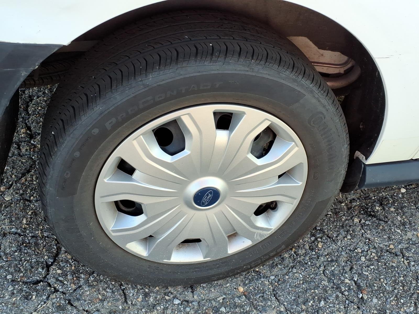 Used 2022 Frozen White Ford XL image 7