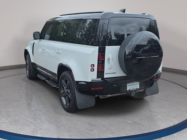 Certified Used 2025 White Land Rover X-Dynamic SE image 8