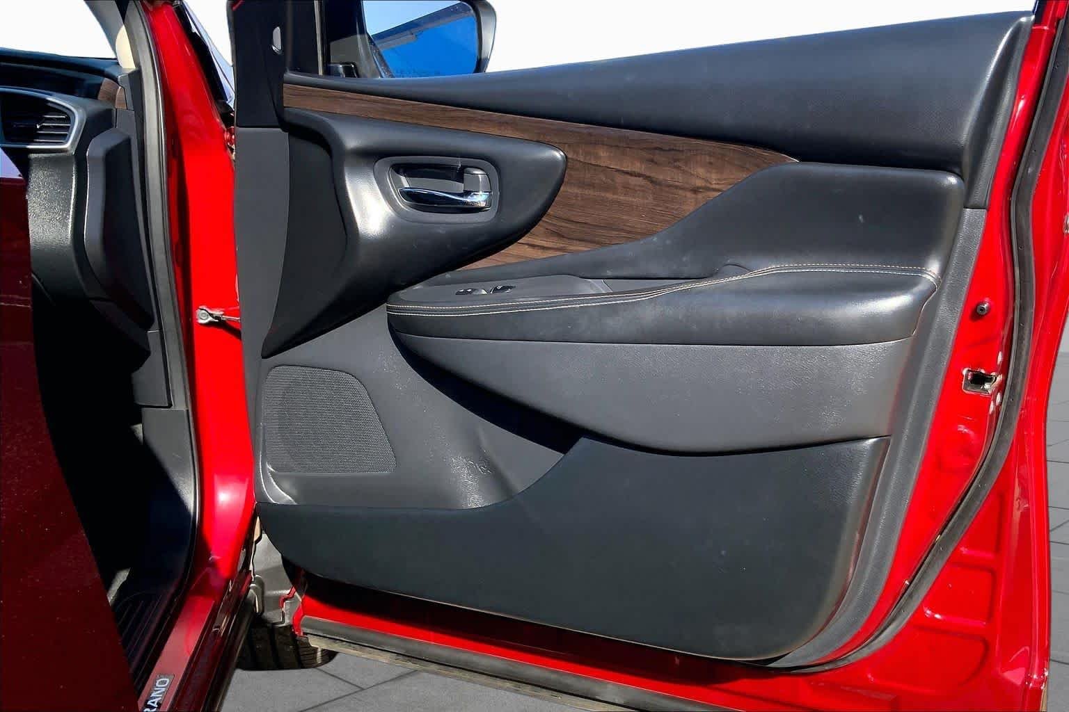 Used 2022 Scarlet Ember Tintcoat Nissan Platinum image 23
