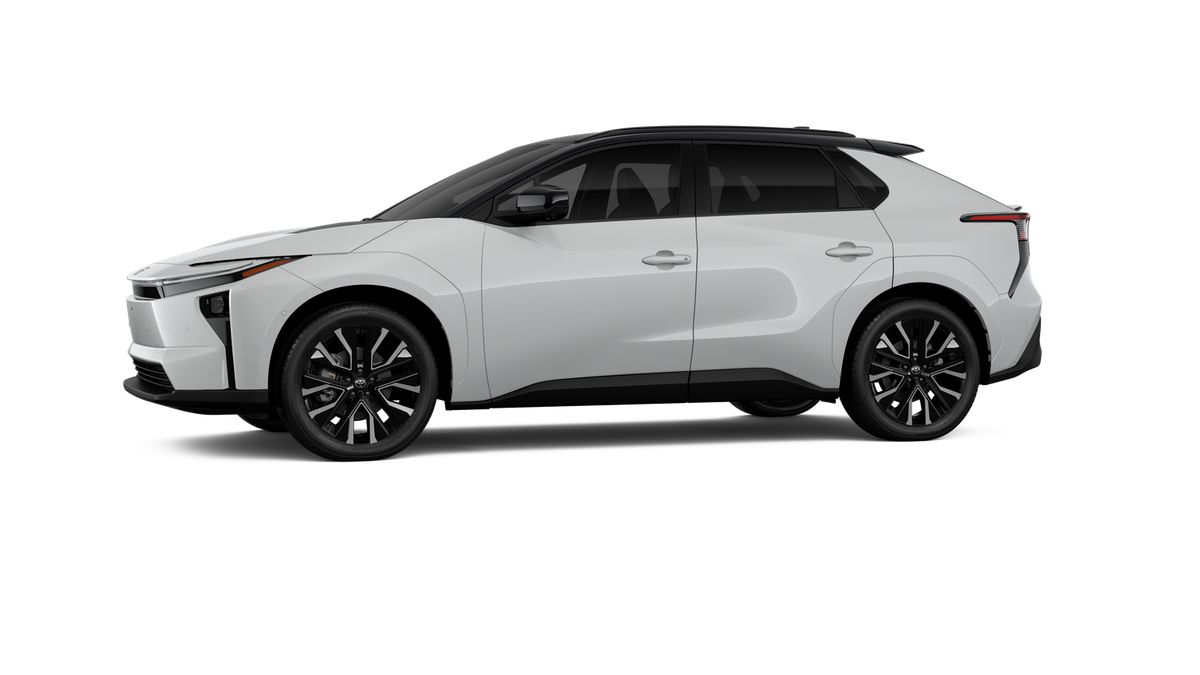 New 2026 Wind Chill Pearl with Midnight Black Metallic roof Toyota Limited image 16