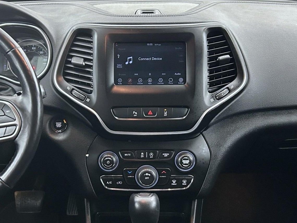 Used 2021 Red Jeep Latitude Plus image 12