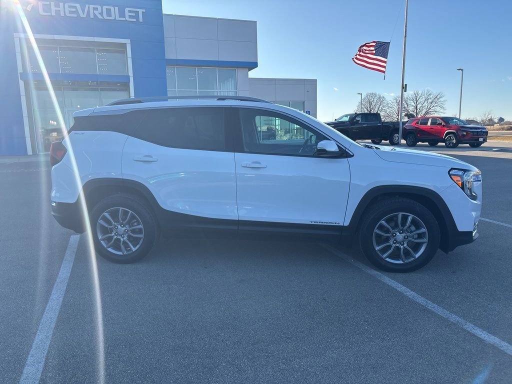 Used 2022 GMC Terrain SLT with VIN 3GKALVEV8NL153849 for sale in Spring Valley, Minnesota