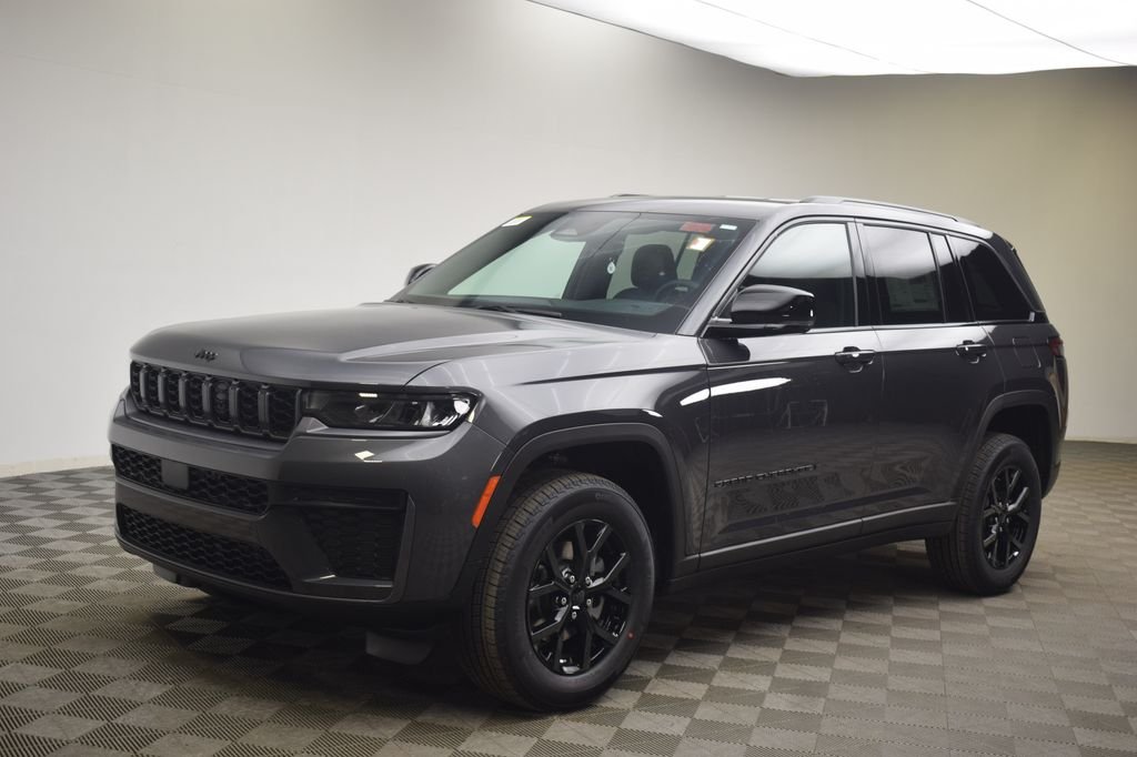 New 2026 Baltic Gray Metallic Clear-Coat Exterior Paint Jeep Altitude image 15