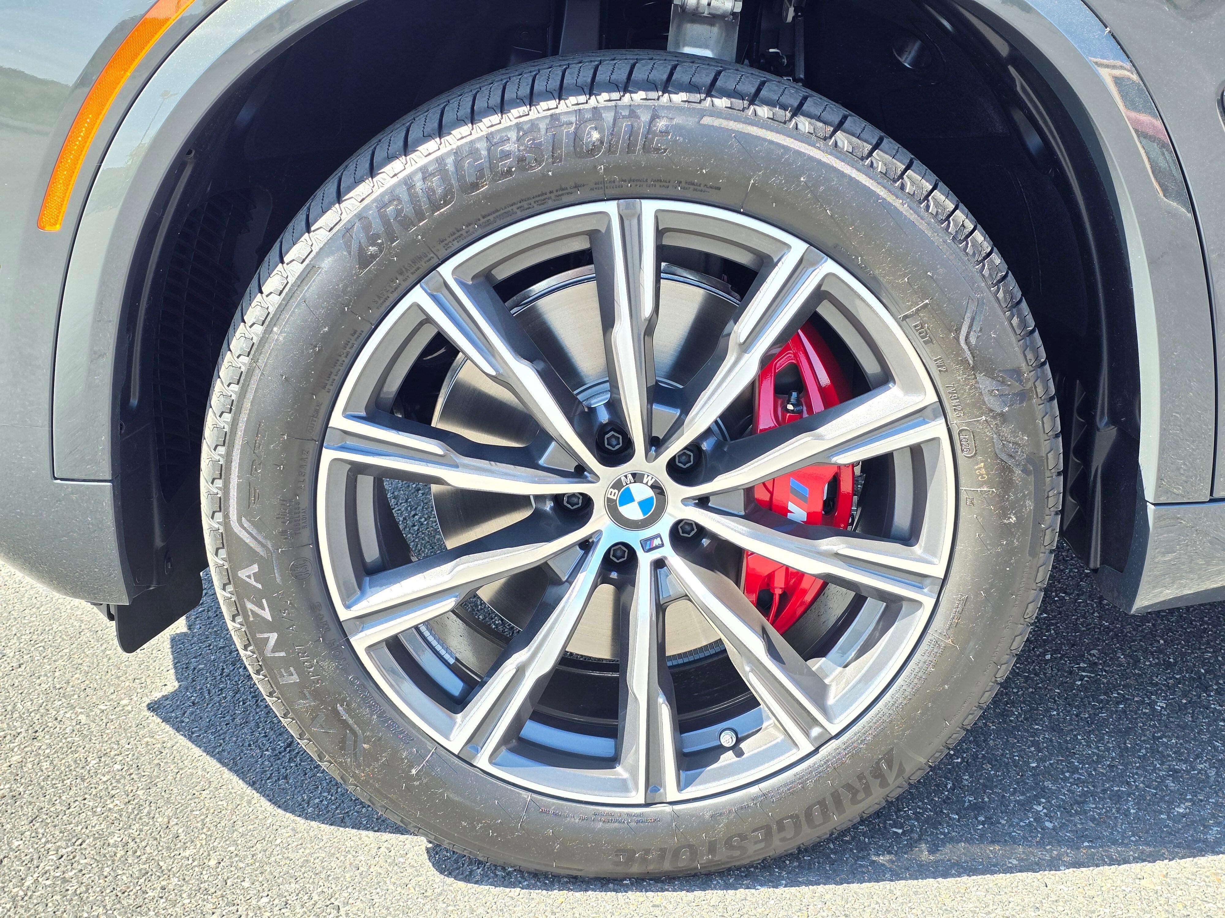 New 2026 Dravit Grey Metallic BMW xDrive40i image 40
