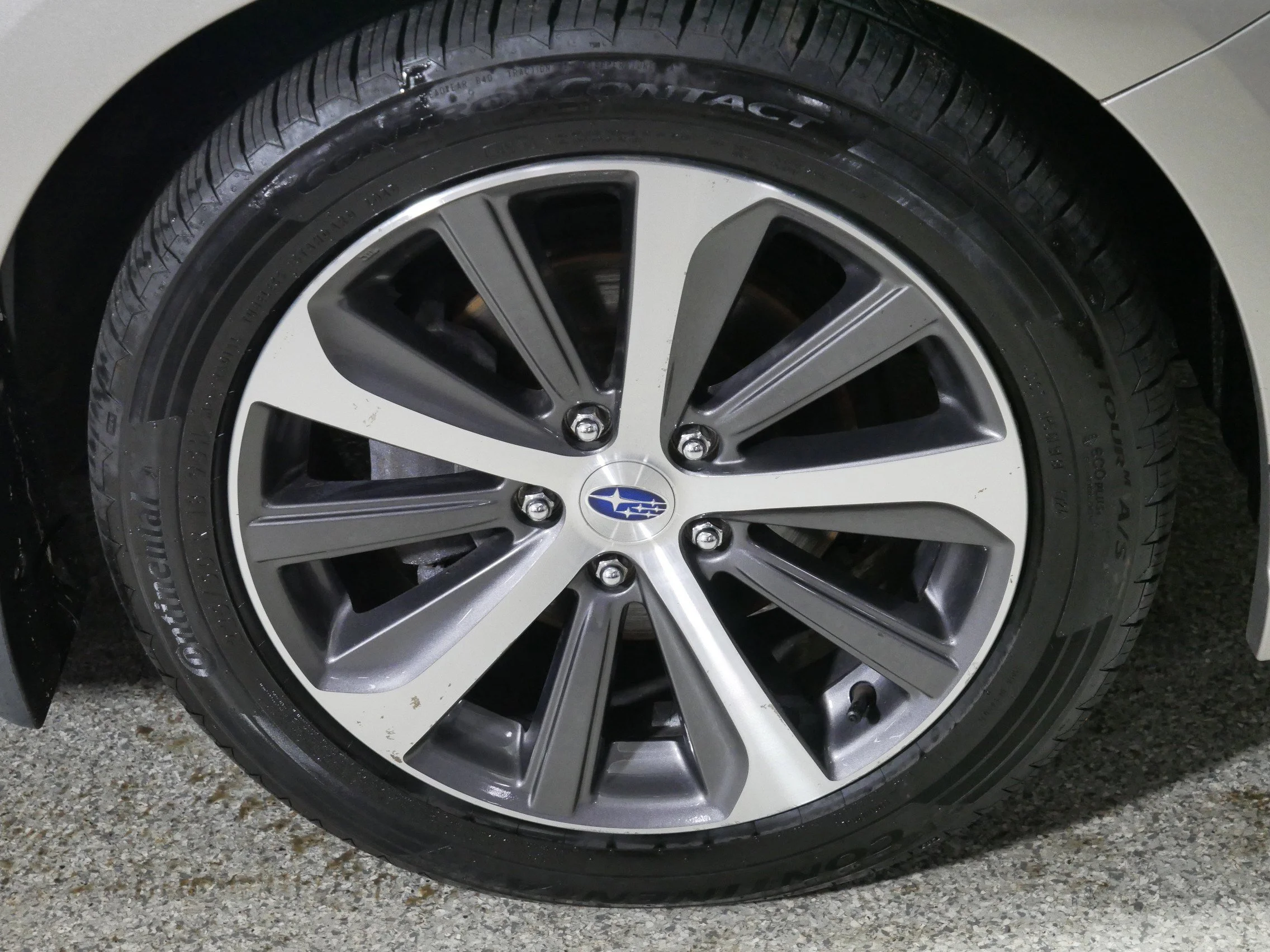 Used 2018 Tungsten Metallic Subaru Limited image 15