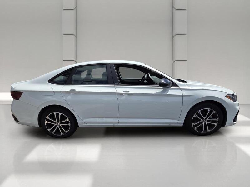 Certified Used 2025 Pure White Volkswagen 1.5T SPORT image 3