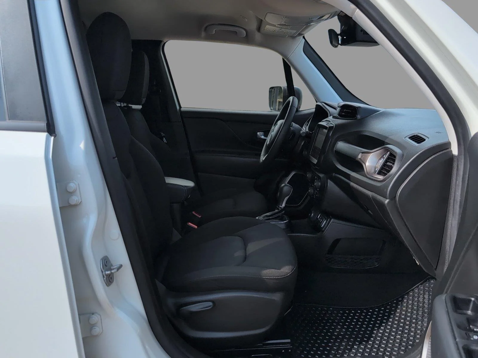 Used 2023 Alpine White Clearcoat Jeep Latitude image 17