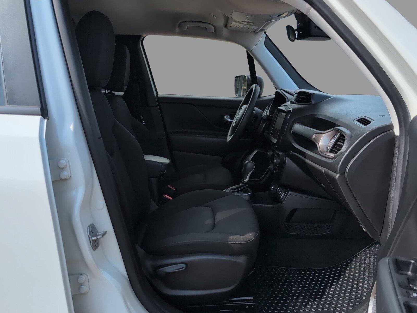 Used 2023 Alpine White Clearcoat Jeep Latitude image 17