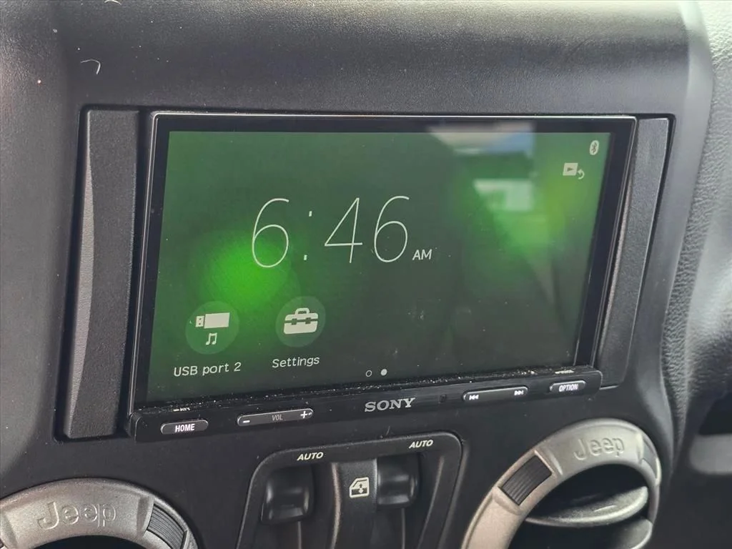 Used 2014 White Jeep Sport image 20