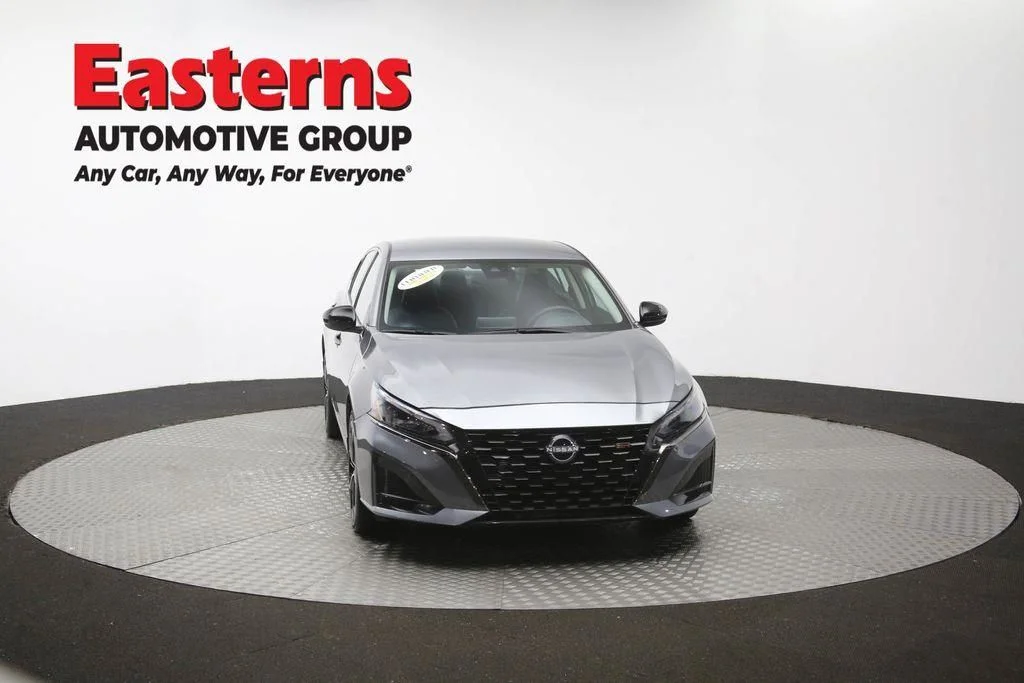 Used 2025 Gray Nissan 2.5 SR image 52