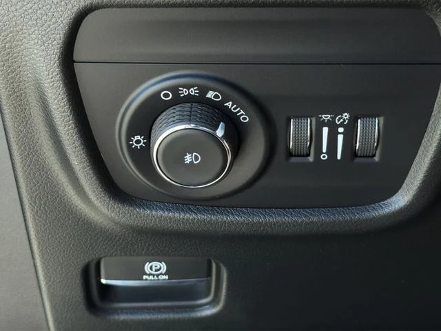 Used 2022 Black Jeep Summit image 31