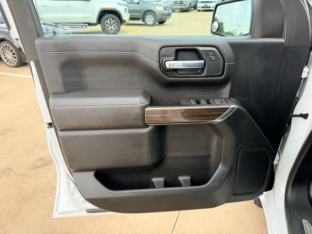 Used 2021 Summit White Chevrolet LT image 10