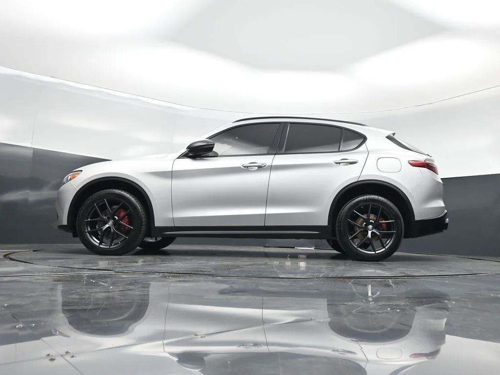 Used 2020 Gray Alfa Romeo Base image 48