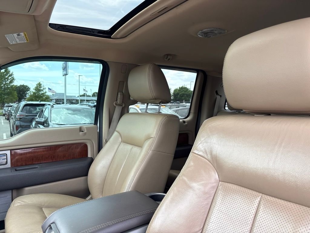 Used 2010 White Ford Lariat image 5
