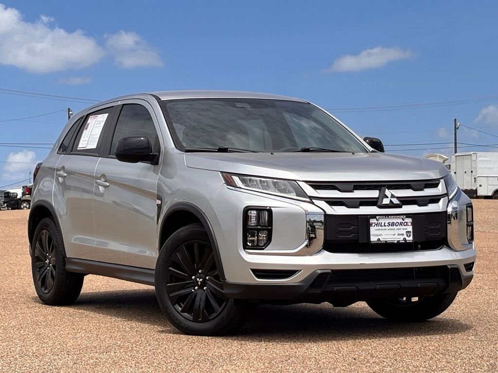 Used 2026 Silver Mitsubishi  image 1