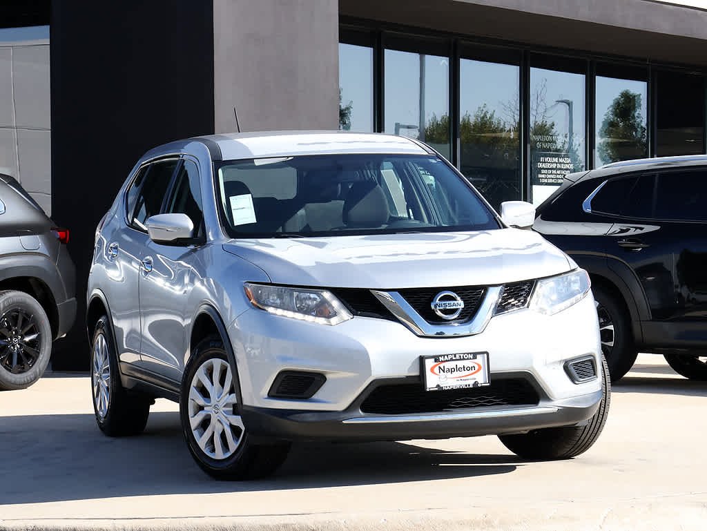 Used 2015 Brilliant Silver Nissan S image 2