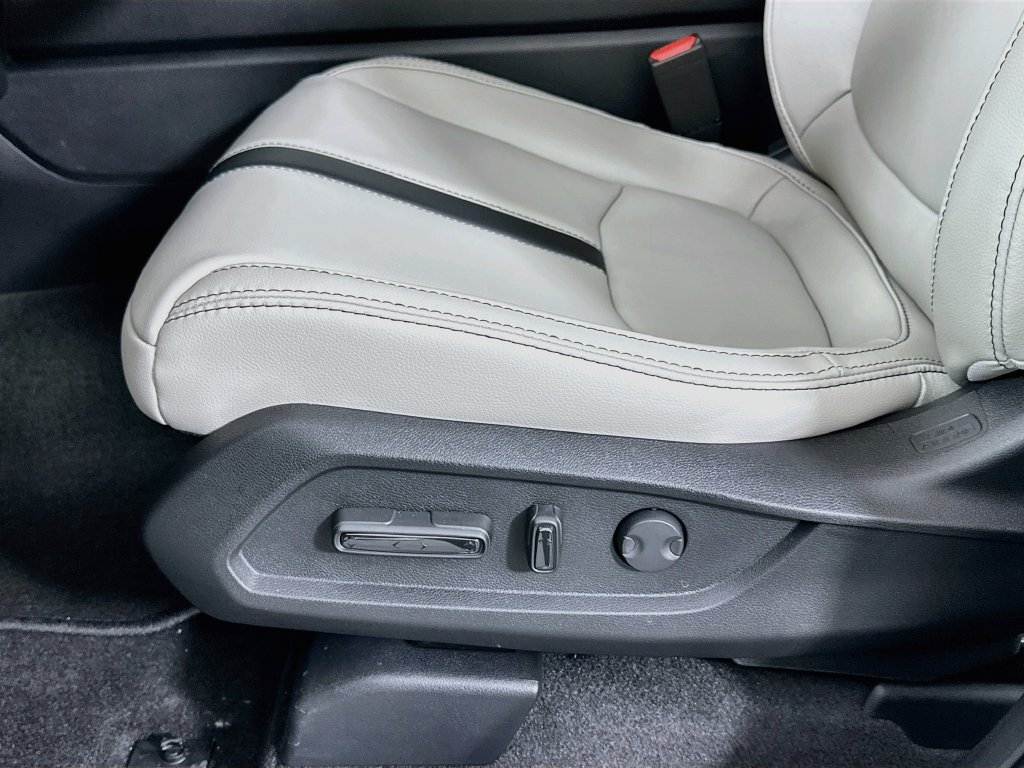 New 2026 Platinum White Pearl Honda Touring image 21
