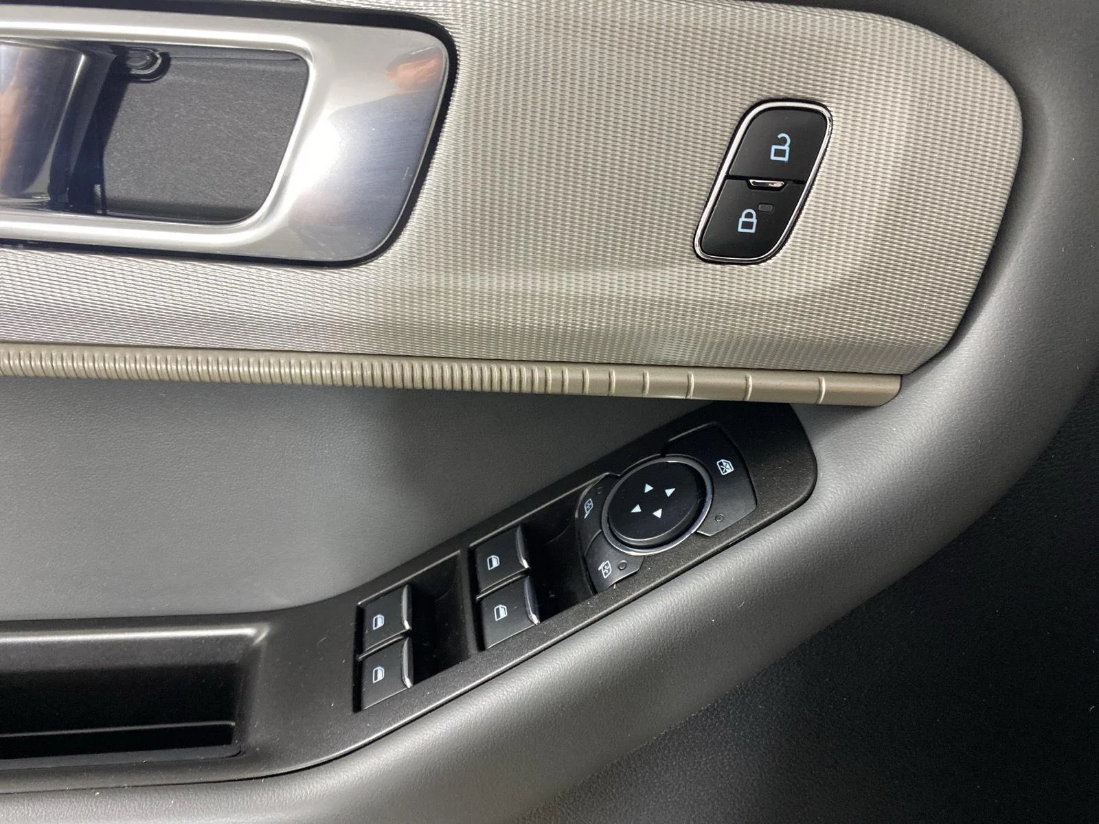 New 2026 Agate Black Metallic Ford Active image 12