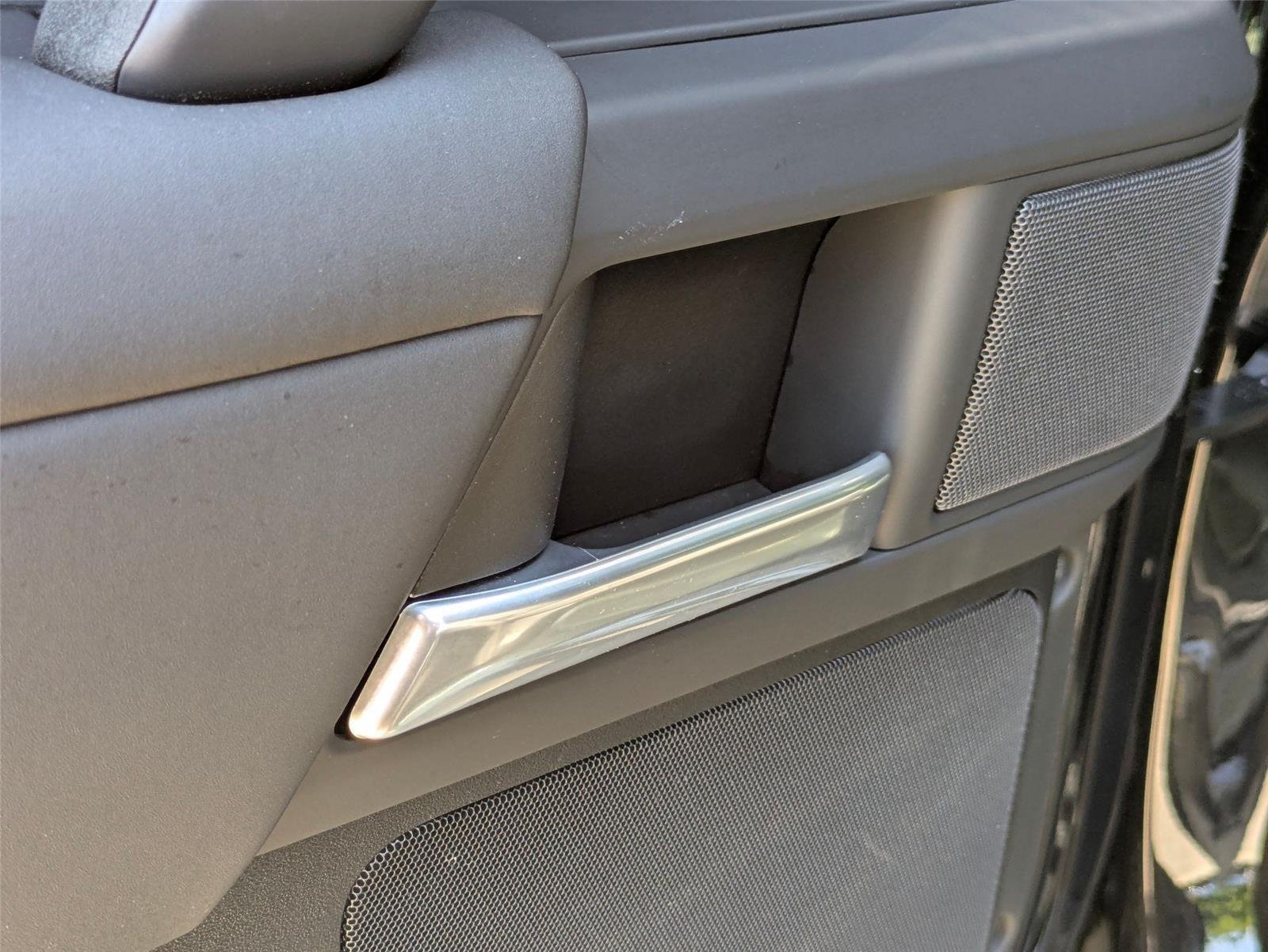 Used 2025 Santorini Black Metallic Land Rover S image 28