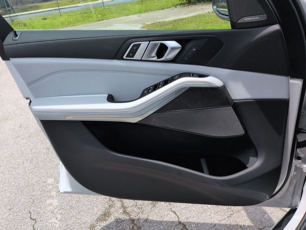 New 2026 Alpine White BMW xDrive40i image 31