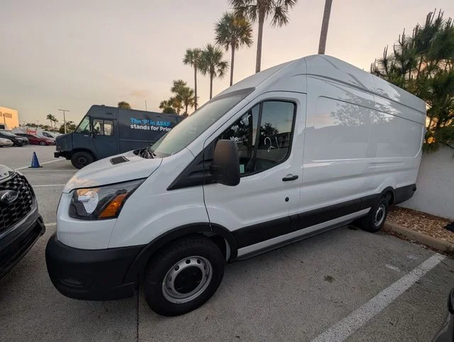 New 2026 Oxford White Ford Cargo Van image 4