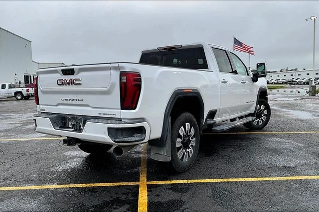 Used 2025 White GMC Denali image 4