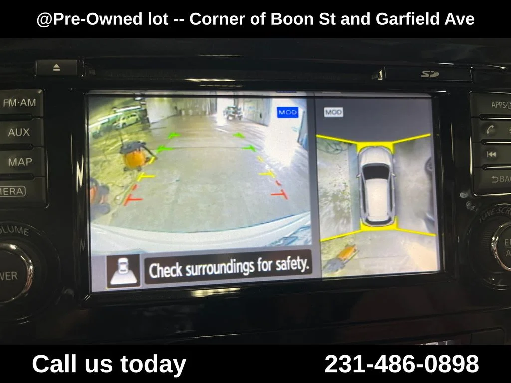 Used 2017  Nissan SL image 27