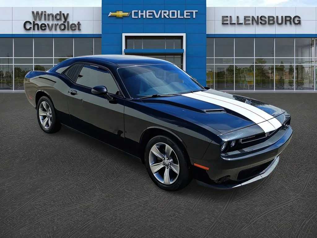 2016 Dodge Challenger SXT's photo