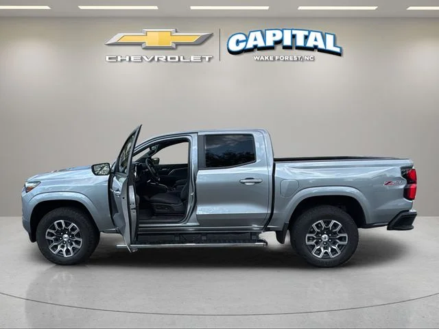 Used 2024 Gray Chevrolet Z71 image 9