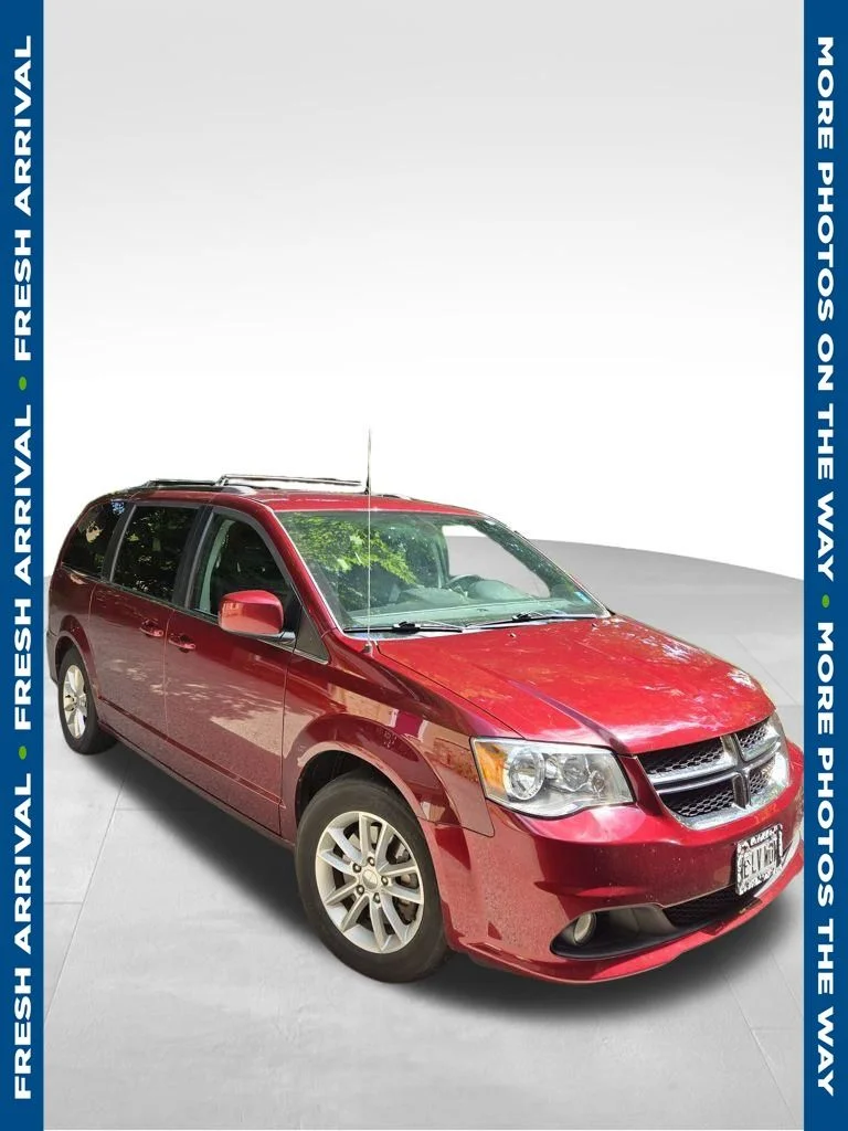Used 2019 Red Dodge SXT image 1