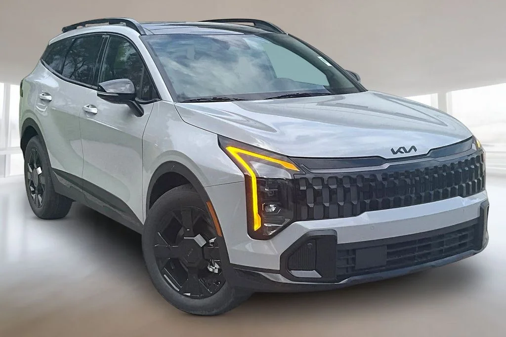 New 2027 Wolf Gray Kia X-Line image 2